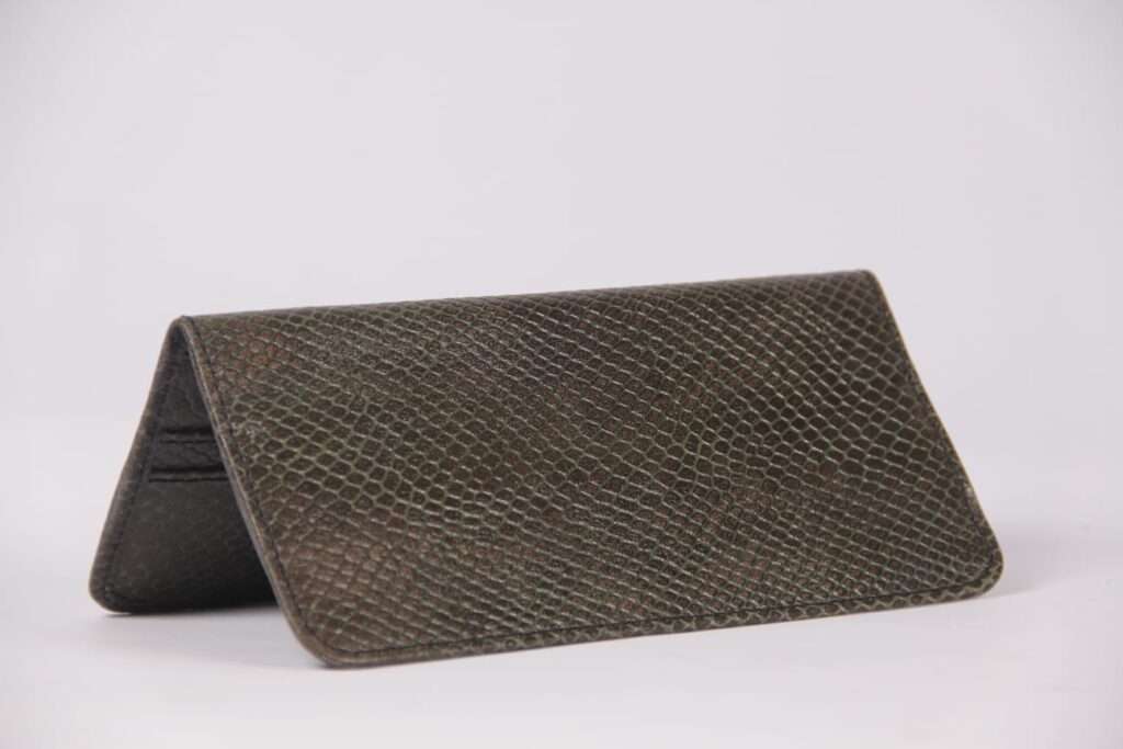 Brown Snake-Embossed Long Wallet – 100% Genuine Cow Leather